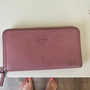 Pink Tory Burch wallet